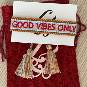 Bracelet coulissant «GOOD VIBES ONLY» rouge