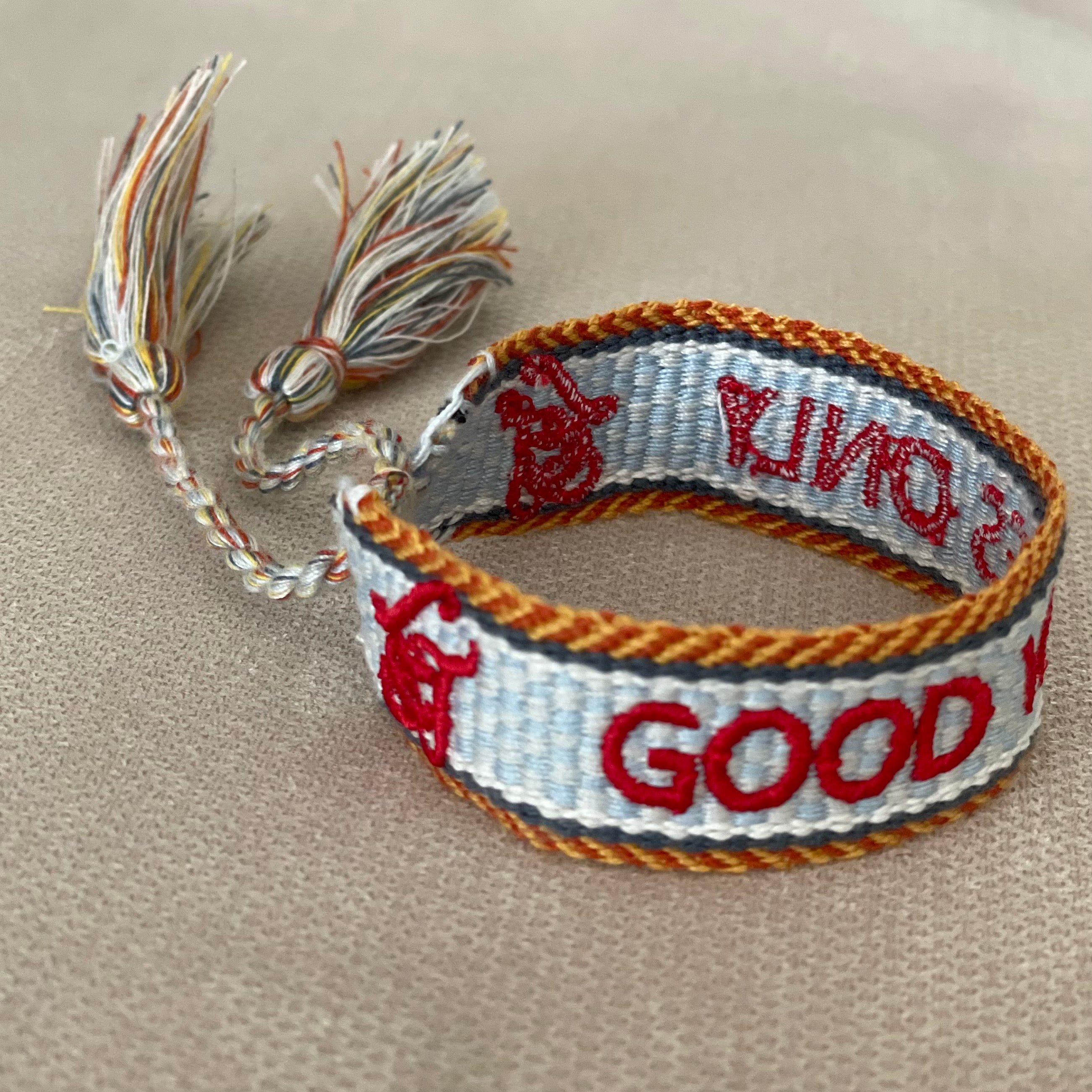 Bracelet coulissant «GOOD VIBES ONLY» rouge