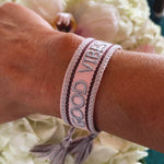 Load image into Gallery viewer, Bracelet coulissant «GOOD VIBES ONLY» rose
