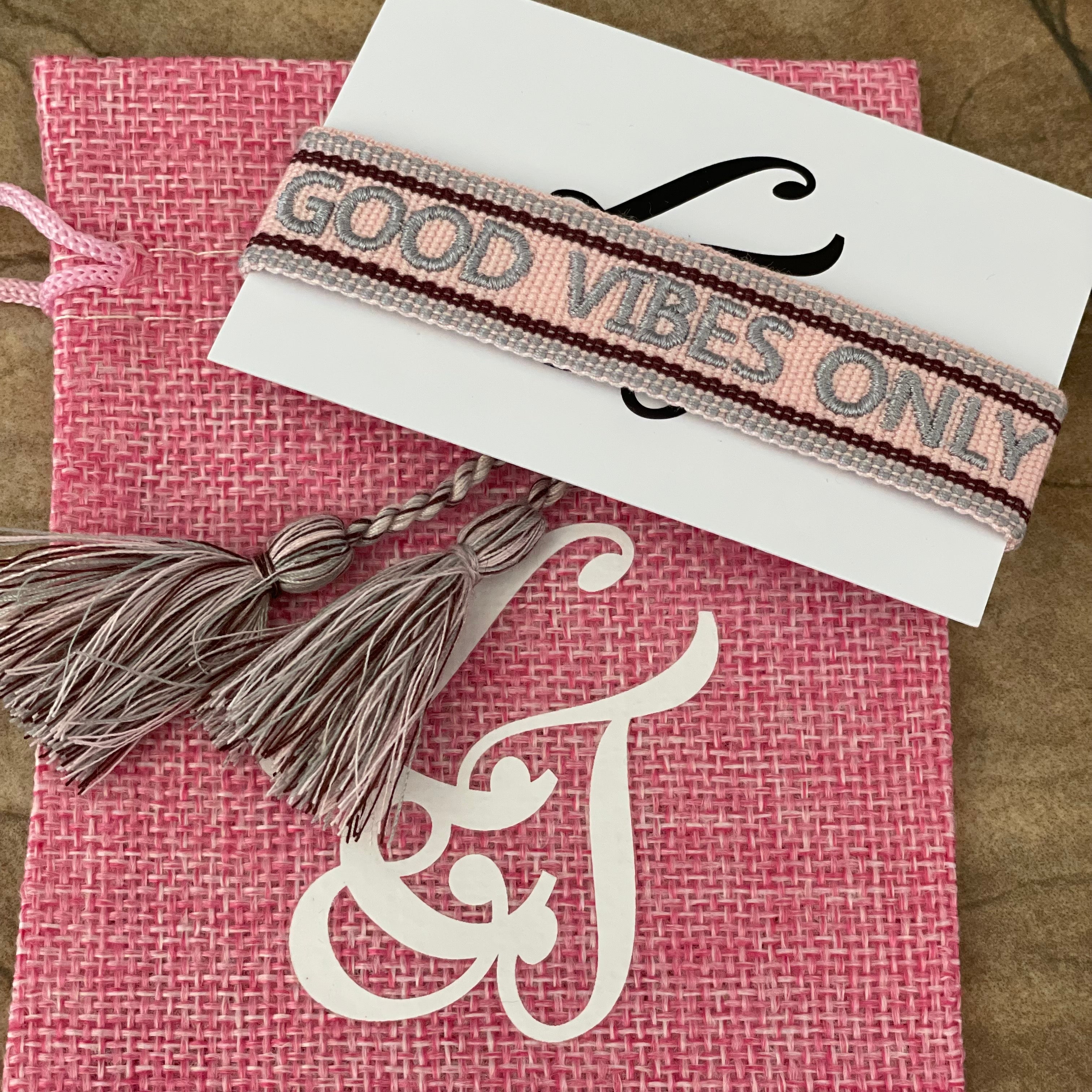 Bracelet coulissant «GOOD VIBES ONLY» rose